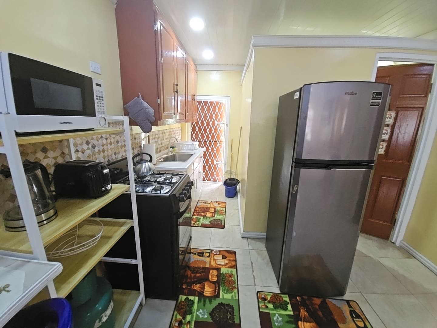 Fully furnished 2-Bedroom lower flat — photo 4