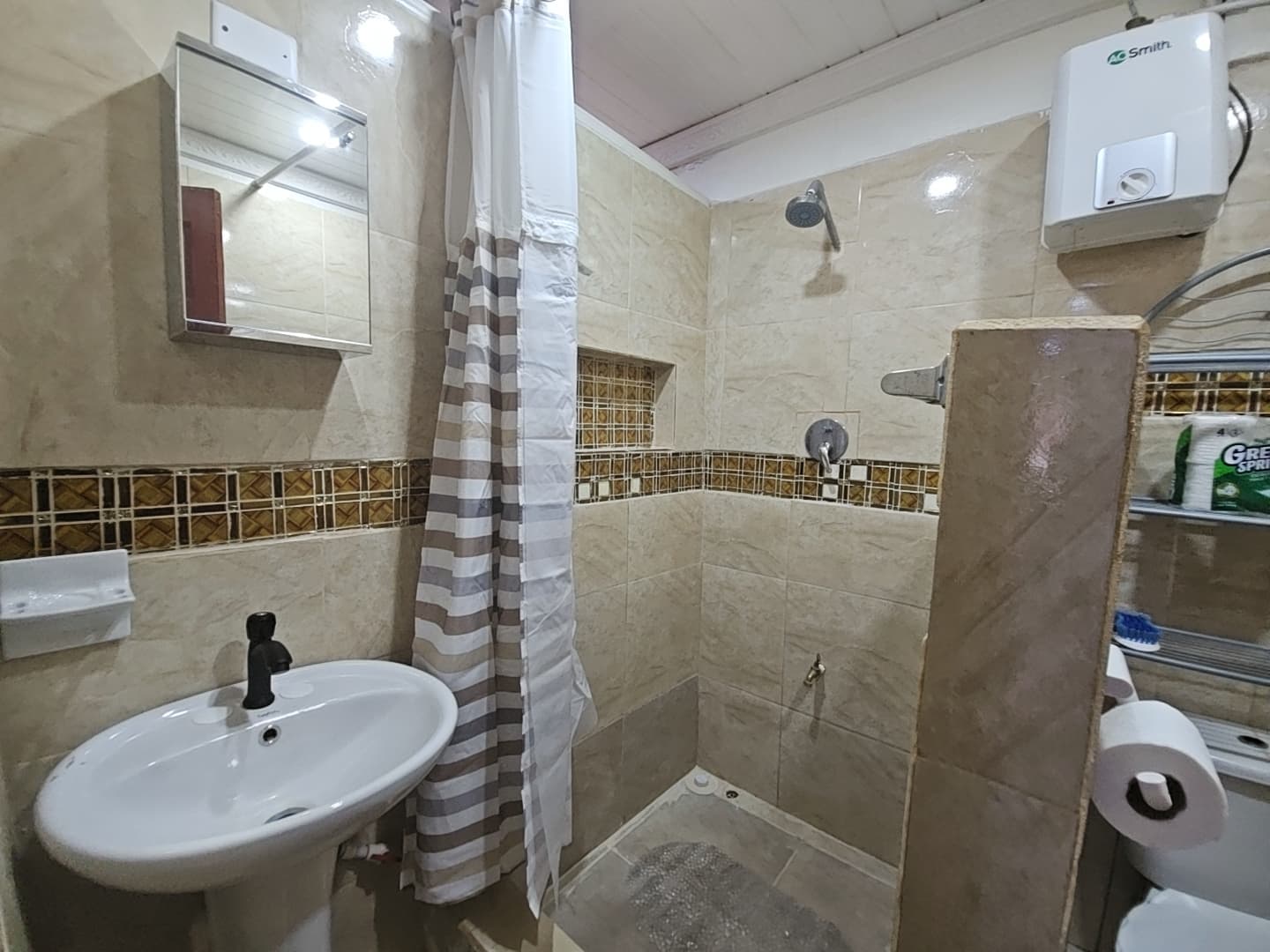 Fully furnished 2-Bedroom lower flat — photo 8