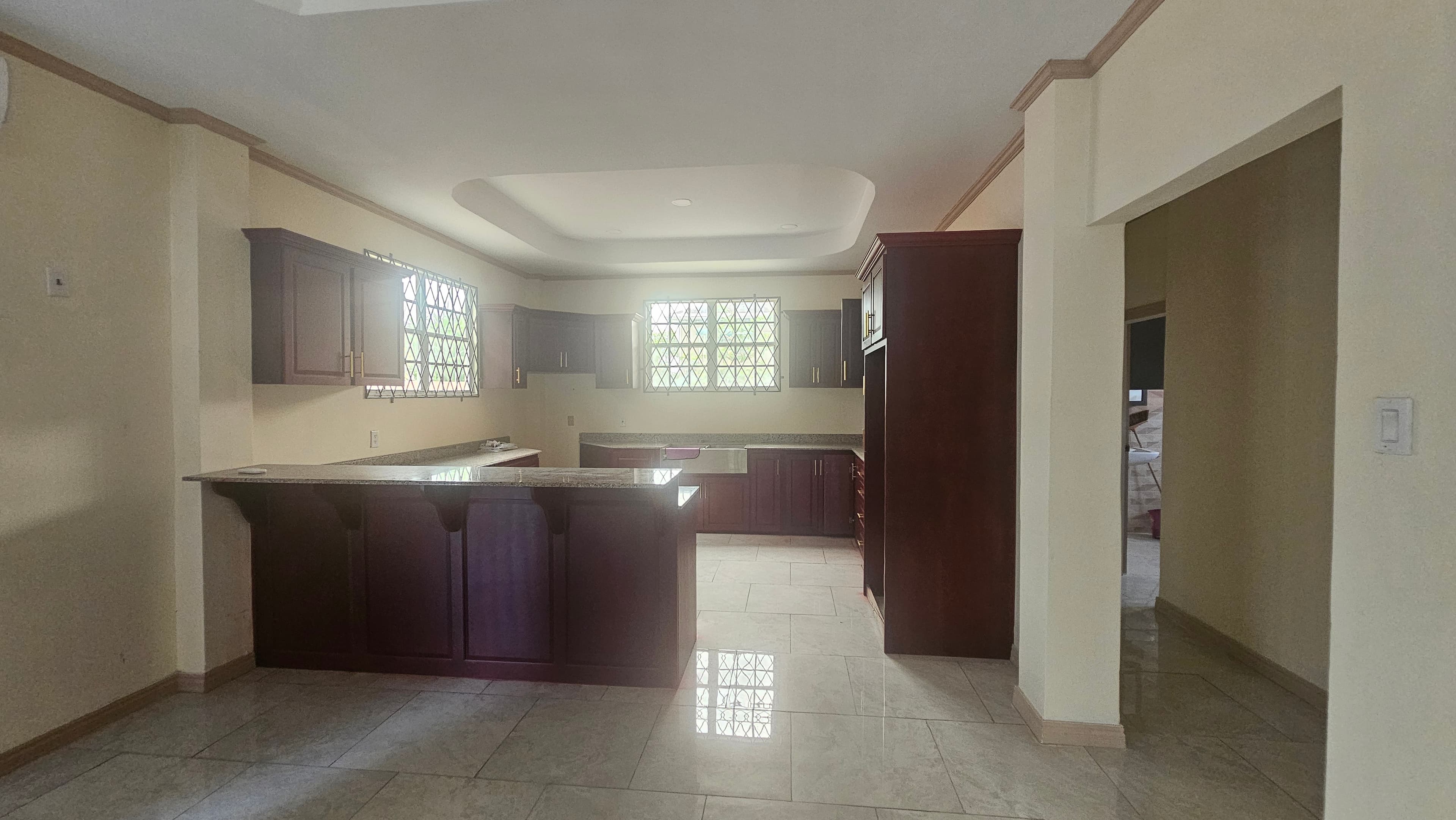 Spacious 3-bedroom Lower flat — photo 4