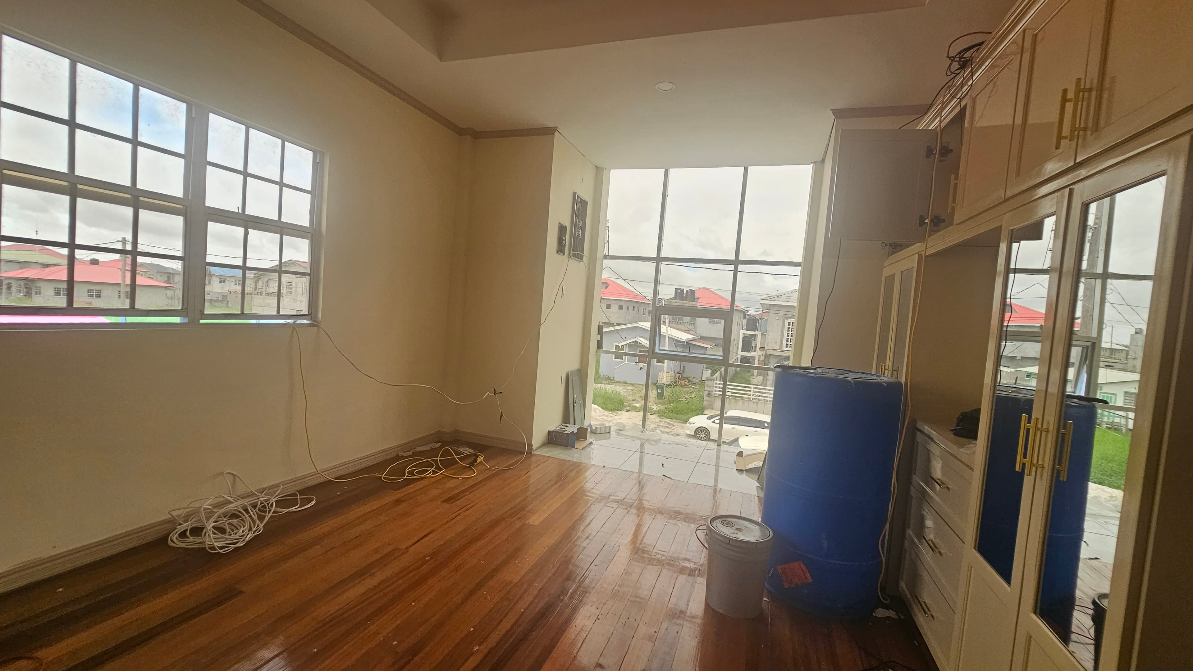 Spacious 3-bedroom upper flat — photo 5