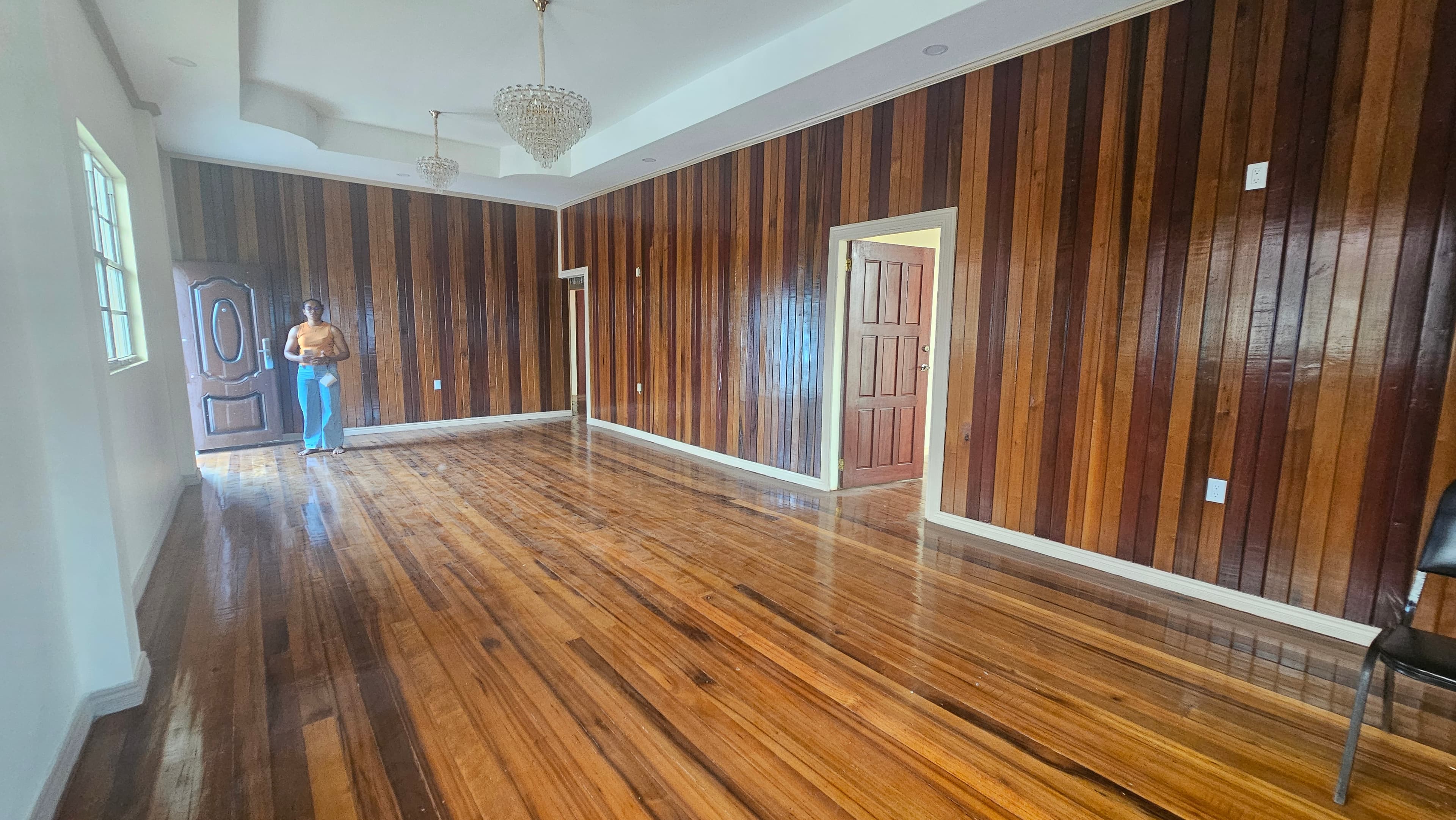Spacious 3-bedroom upper flat — photo 4