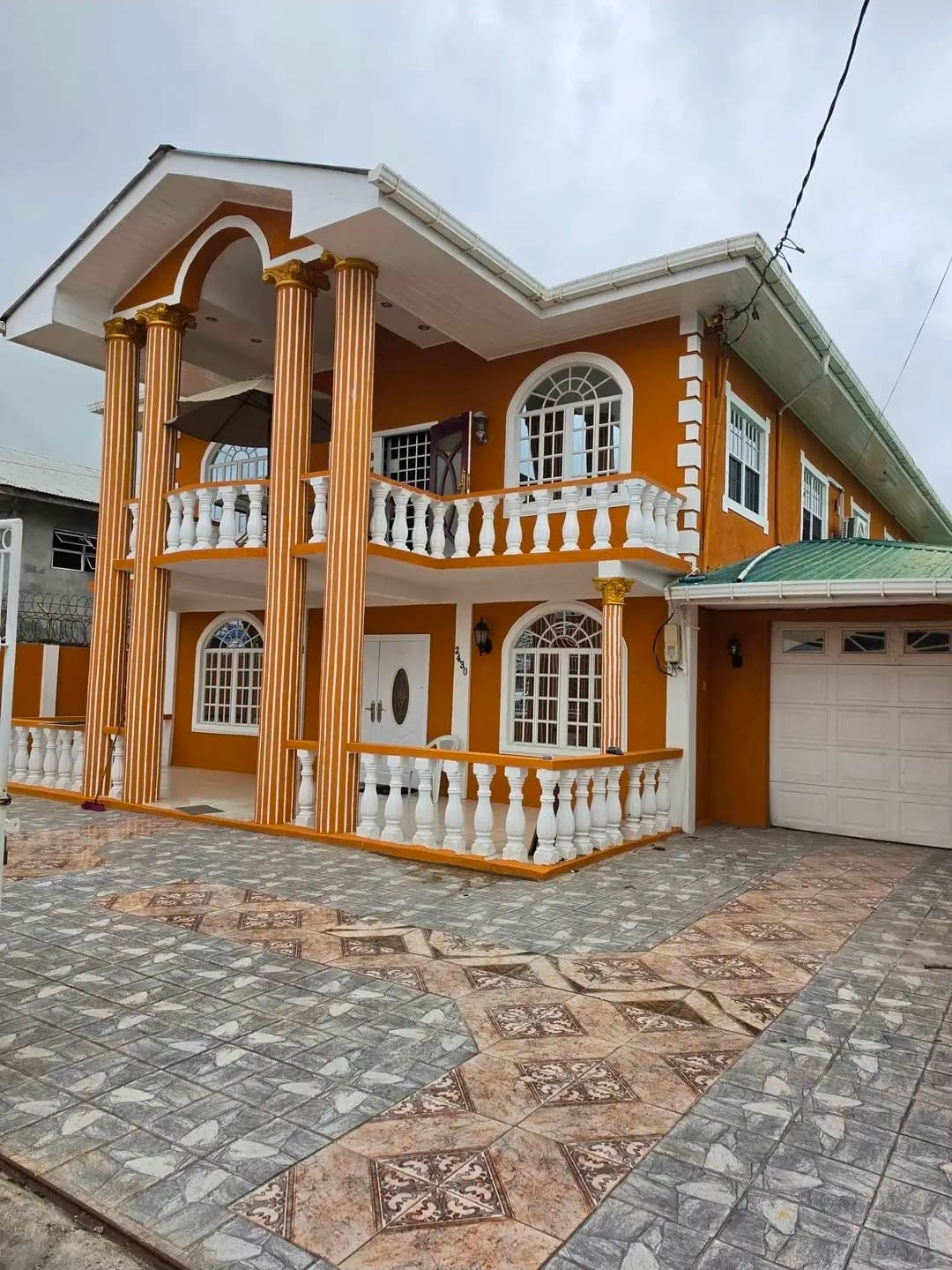 Spacious 5-Bedroom Home with Balcony in Diamond Scheme — photo 1