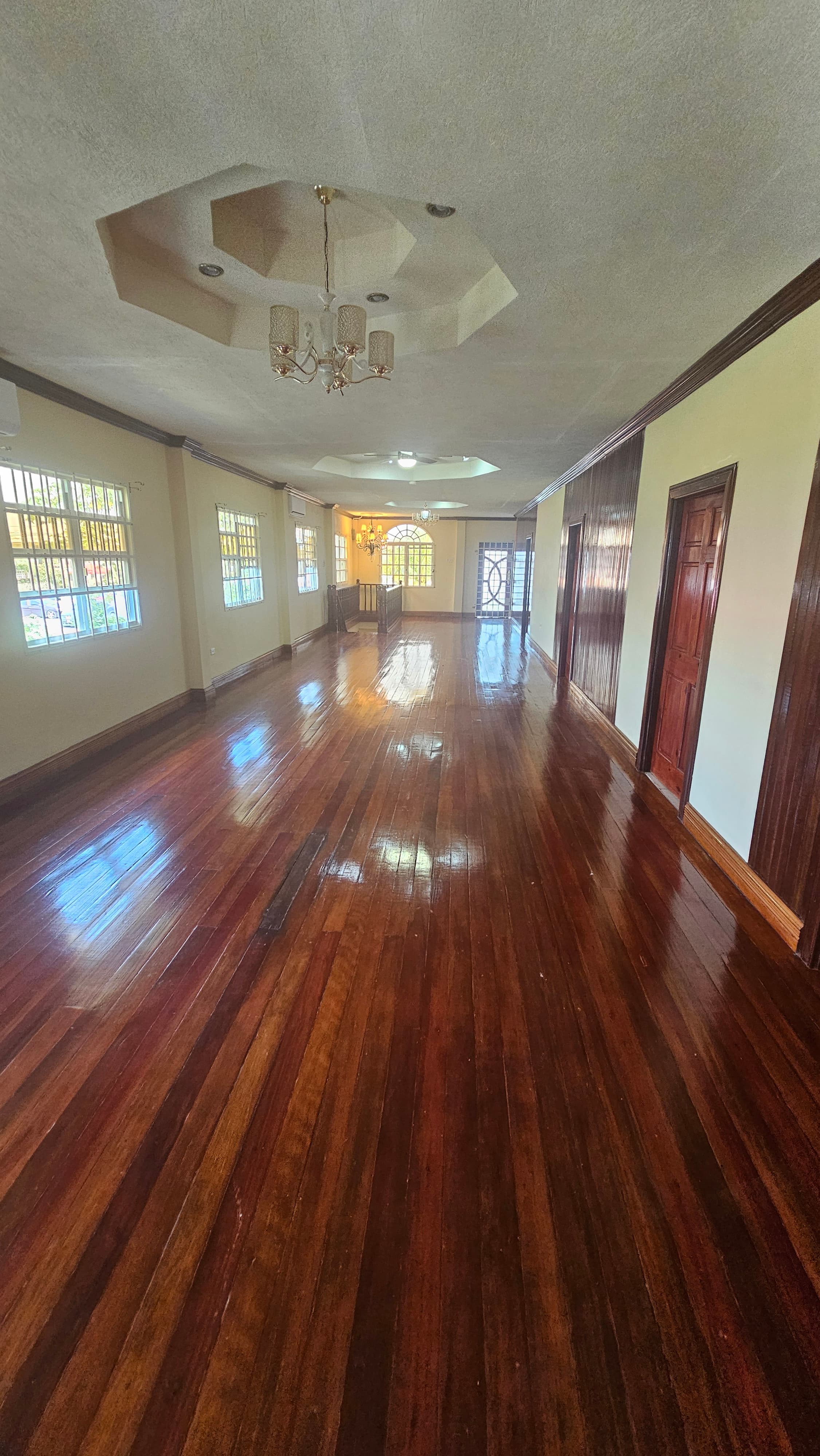 Spacious 5-Bedroom Home with Balcony in Diamond Scheme — photo 7