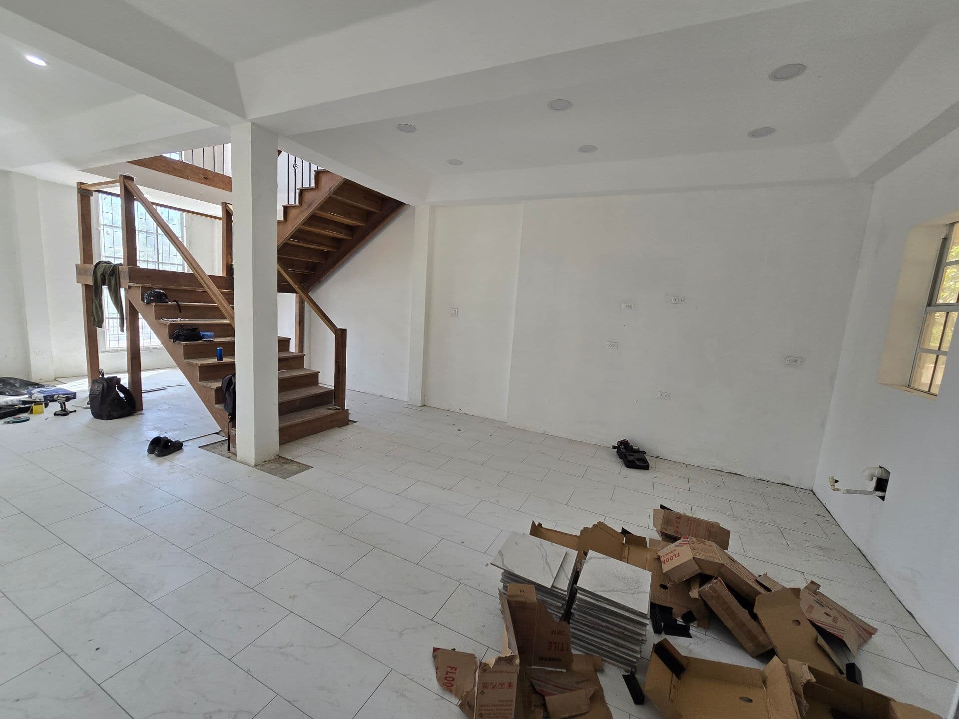 Comfort and Convenience: Modern House with AC and Generator — photo 4
