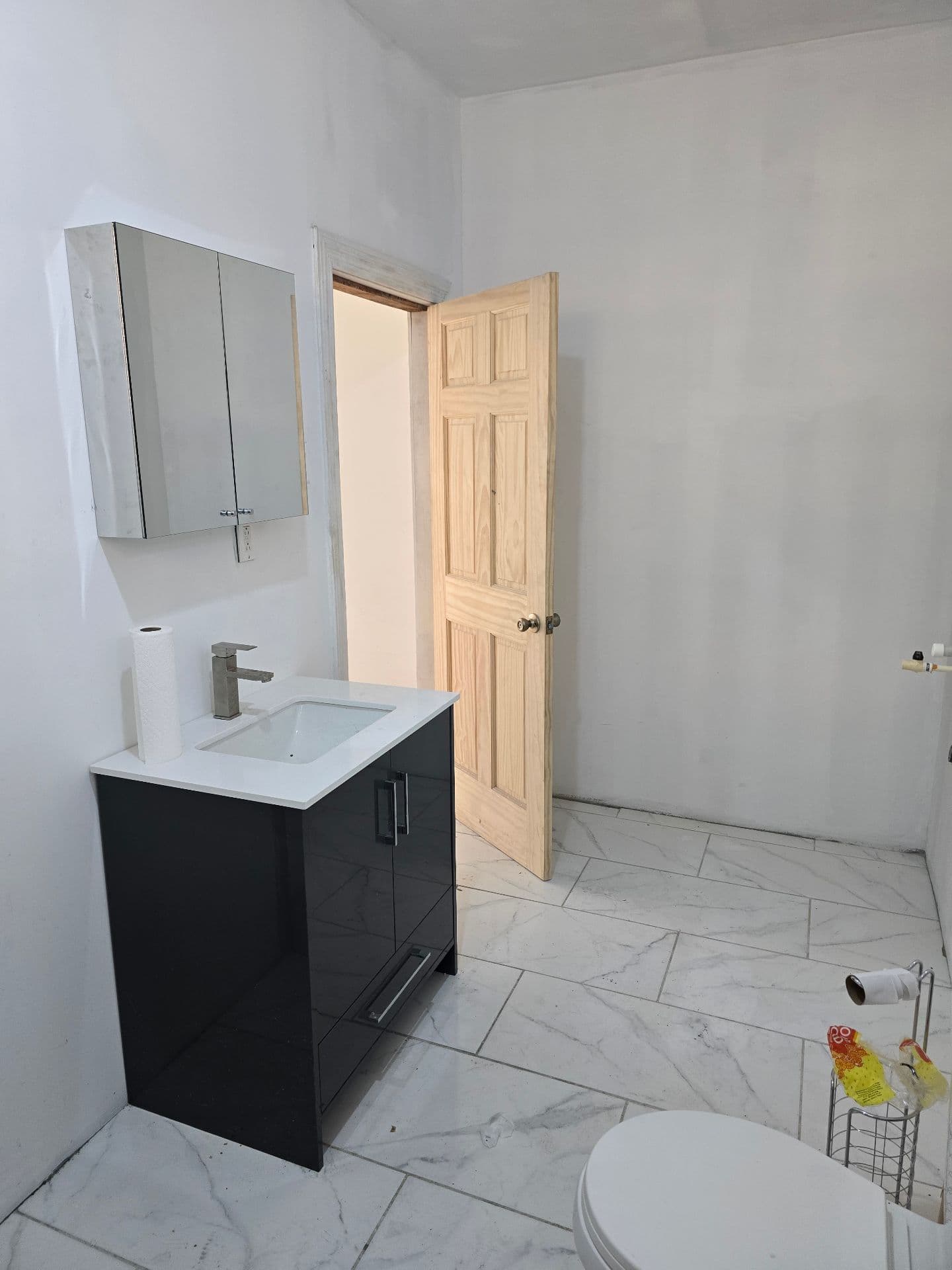 Comfort and Convenience: Modern House with AC and Generator — photo 6