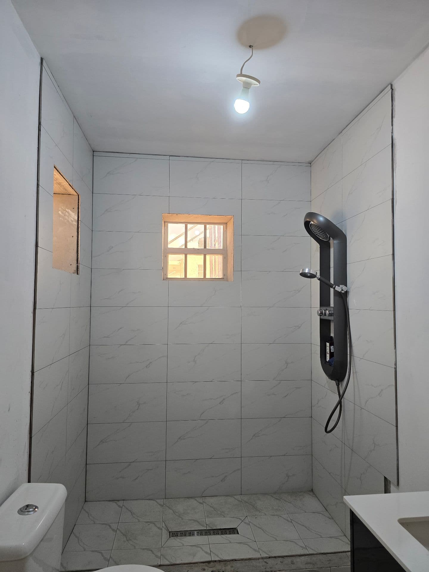 Comfort and Convenience: Modern House with AC and Generator — photo 7
